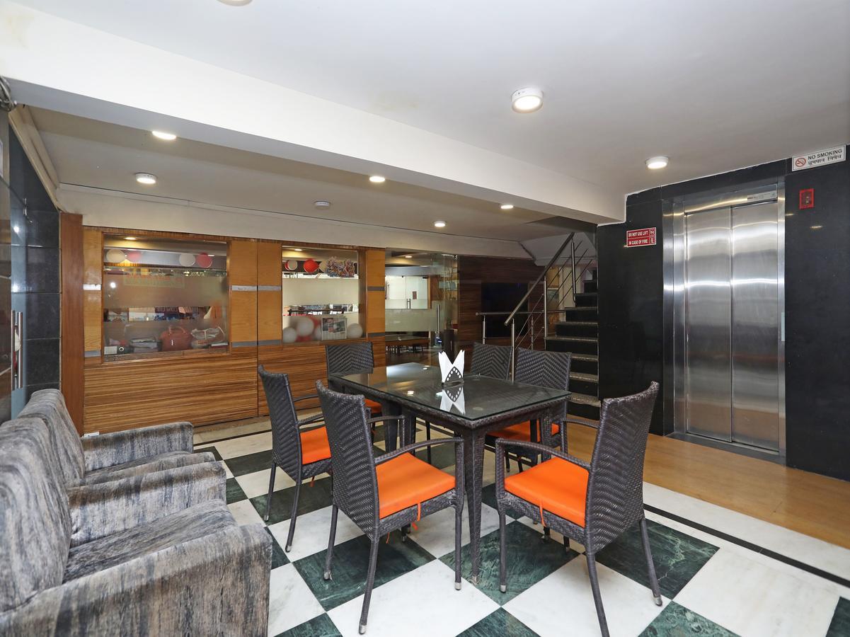 Hotel Balsons Continental New Delhi Exterior foto