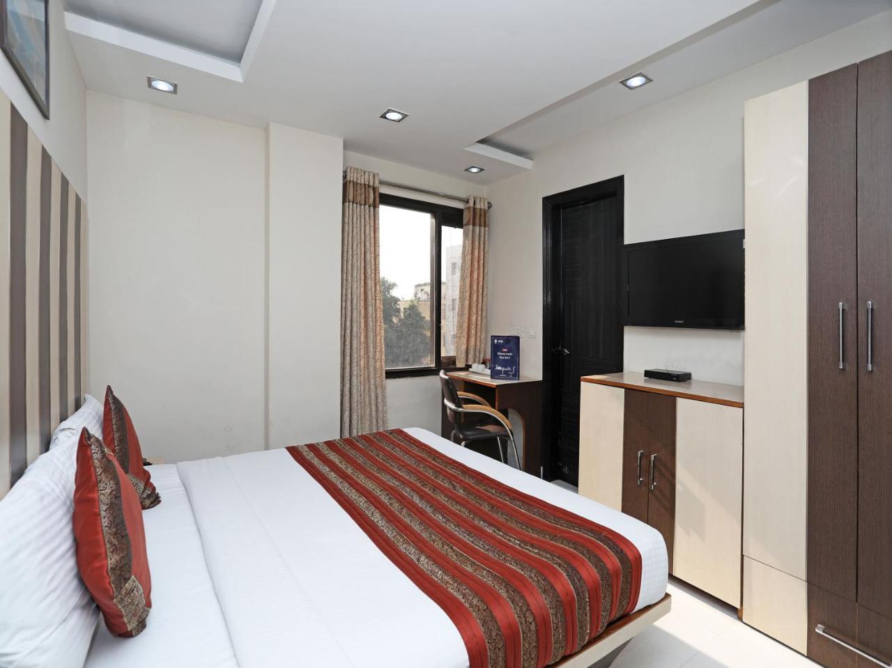 Hotel Balsons Continental New Delhi Exterior foto