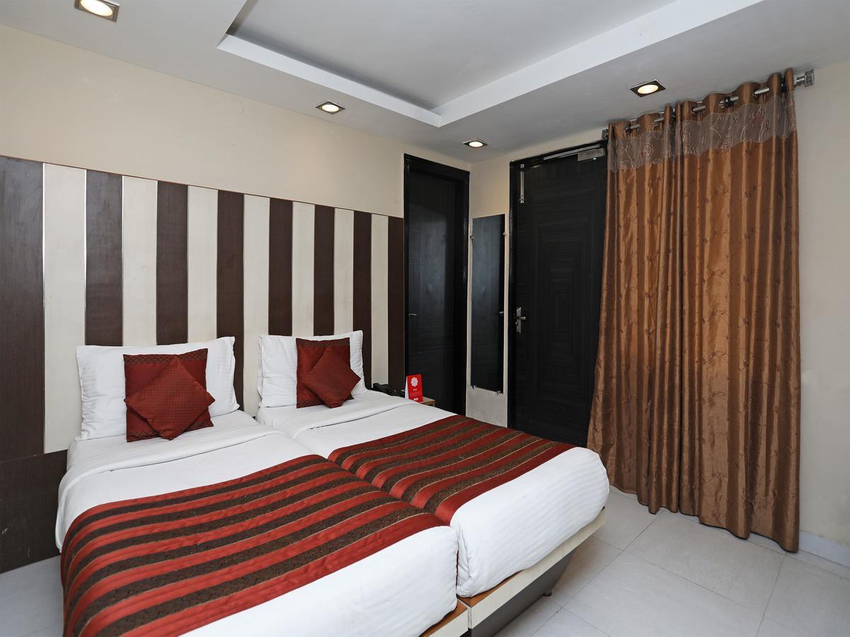 Hotel Balsons Continental New Delhi Exterior foto