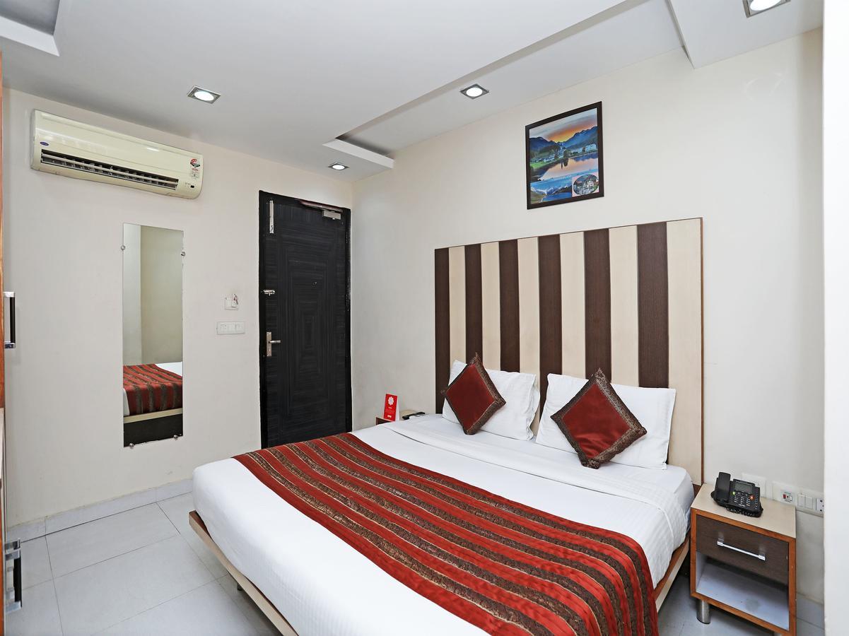 Hotel Balsons Continental New Delhi Exterior foto