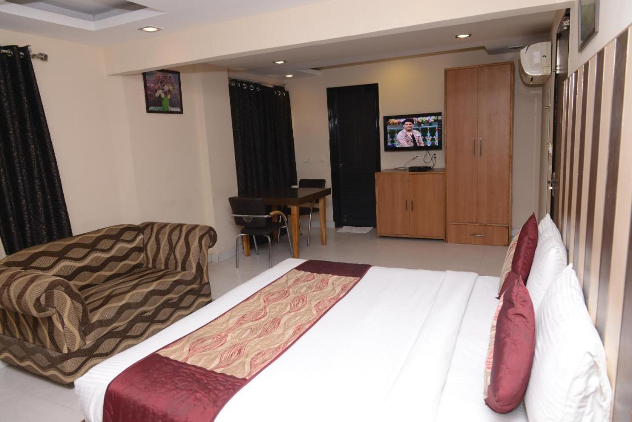 Hotel Balsons Continental New Delhi Exterior foto